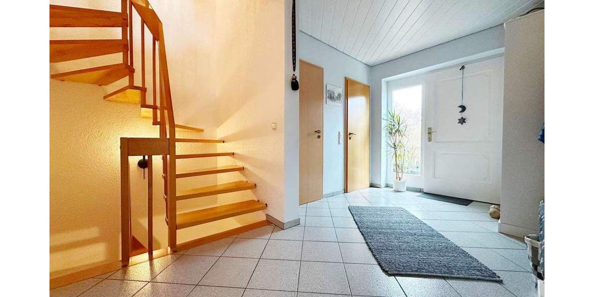 Mehr Raum als gedacht - Doppelhaushälfte mit 2 Carports, ausgebautem Spitzboden & Südwestterrasse 5 zimmer