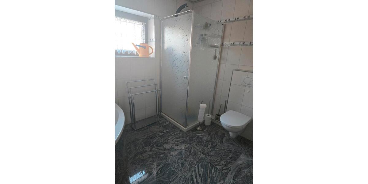 Etagenwohnung Hildesheim Bockfeld - 4 Zimmer, 120 m&sup2;, 1.500&euro; | Angebot:24550240