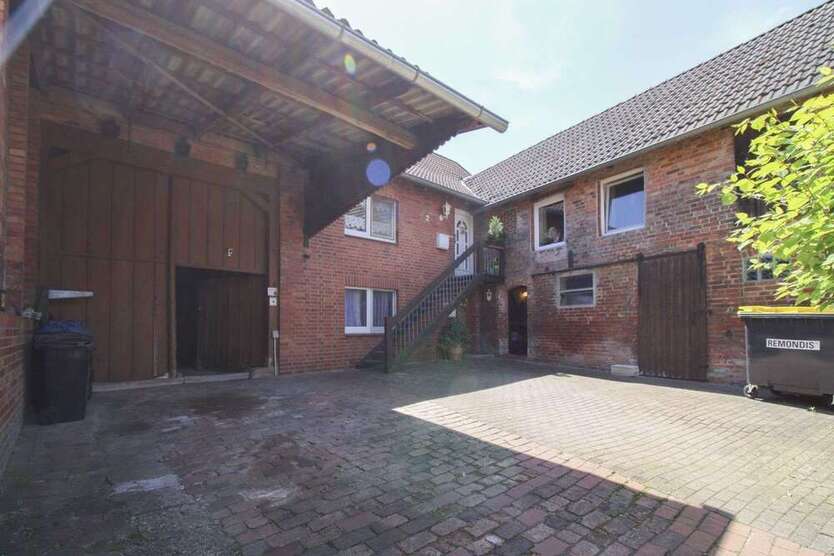 Haus zum Kaufen in Nettlingen 149.000 € 220 m²