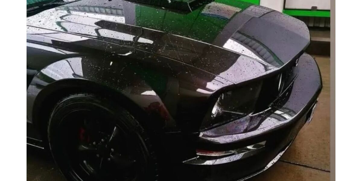 Ford Mustang 20.000 km 19.000 &euro; Holle 31188