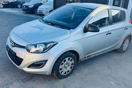 Hyundai i20 96.559 km 3.500 &euro; Salzgitter 38259
