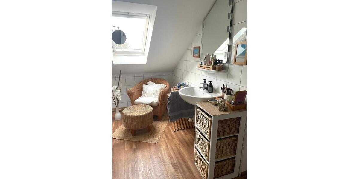 Moderne 2 Zimmer Dachgeschoss Wohnung mit großer Loggia 2 zimmer