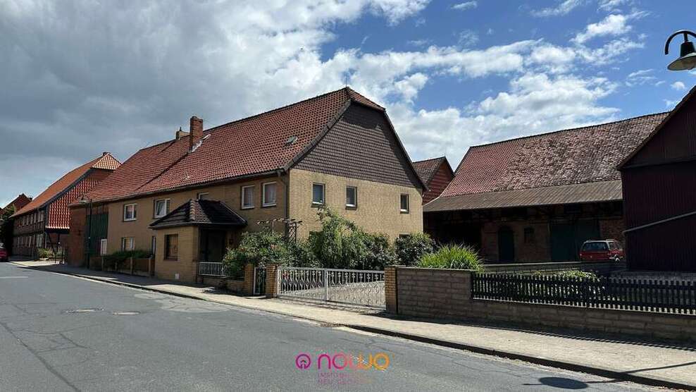 Haus zum Kaufen in Lengede 325.000 € 284.79 m²