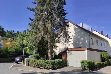Haus zum Mieten in Lauf an der Pegnitz 2.000 € 140 m²