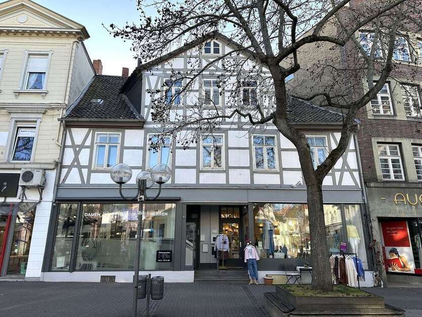 Haus zum Kaufen in Peine 250.000 € 150 m²