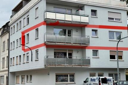3-Zimmer-Wohnung mit EBK, Balkon & Pkw-Stellplatz