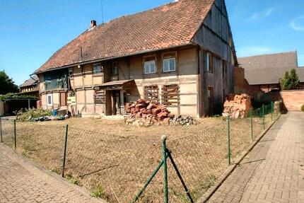 Fachwerkhaus (Denkmalgeschützt) Stark sanierungsbedürftiges. 10 zimmer