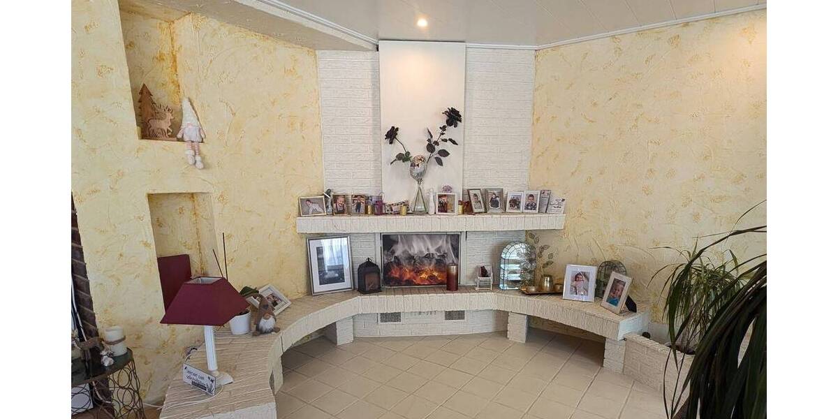 Geräumiges Zweifamilienhaus in ruhiger Ortsrandlage 7 zimmer