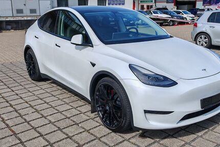 Tesla Model Y 35.371 km 37.470 &euro; Braunschweig 38112
