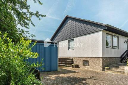Freistehendes Einfamilienhaus mit 4 Zimmern, großem Garten, Vollkeller und Wintergarten