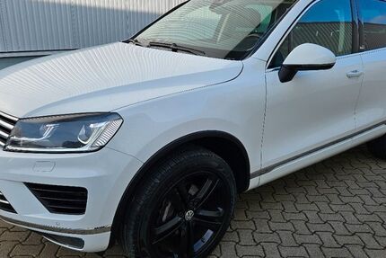 VW Touareg 110.500 km 27.880 &euro; Braunschweig 38112