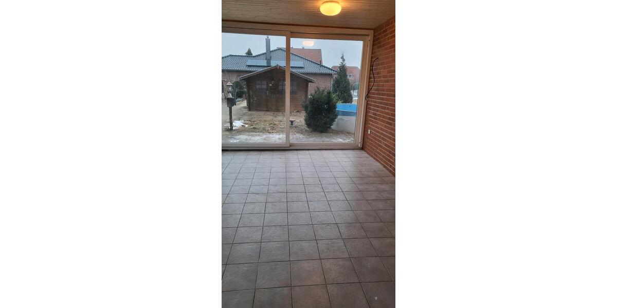 Einfamilienhaus Hillerse - 8 Zimmer, 220 m&sup2;, 1.500&euro; | Angebot:26358986