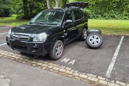 Hyundai TUCSON 156.795 km 4.300 € Oberg 31246