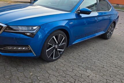 Skoda Superb 61.300 km 26.300 &euro; Braunschweig 38124