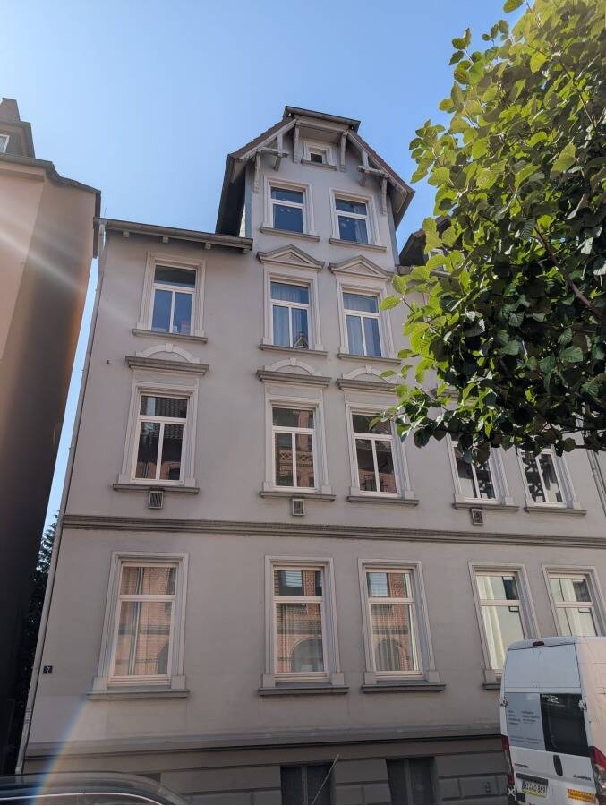 Attraktive 5-Zimmer-Wohnung mit Balkon in der Hildesheimer Oststadt