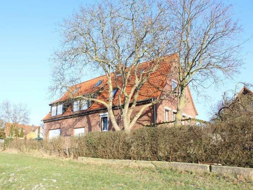 Haus zum Kaufen in Bad Salzdetfurth 489.000 € 218.43 m²