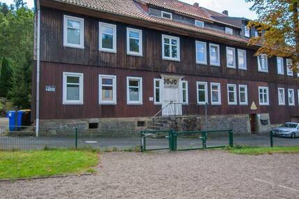 8 Parteien plus Ausbaureserve 3 zimmer