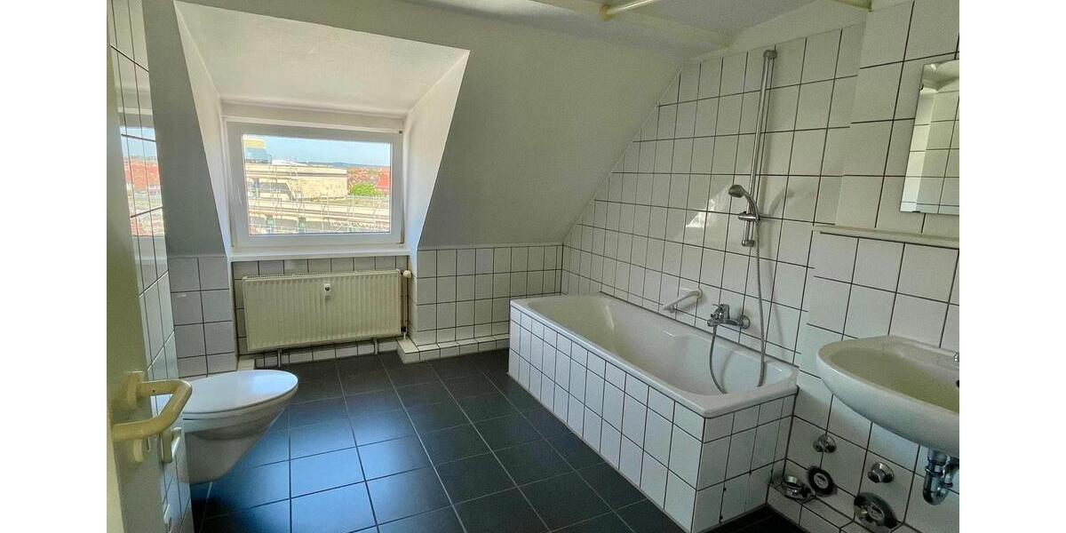 Dachgeschoßwohnung Hildesheim - 2 Zimmer, 70 m&sup2;, 550&euro; | Angebot:26491370