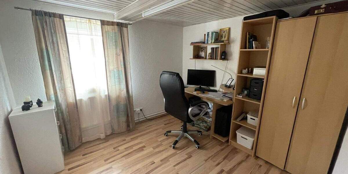 1-2 Familienhaus mit viel Potential 1 zimmer
