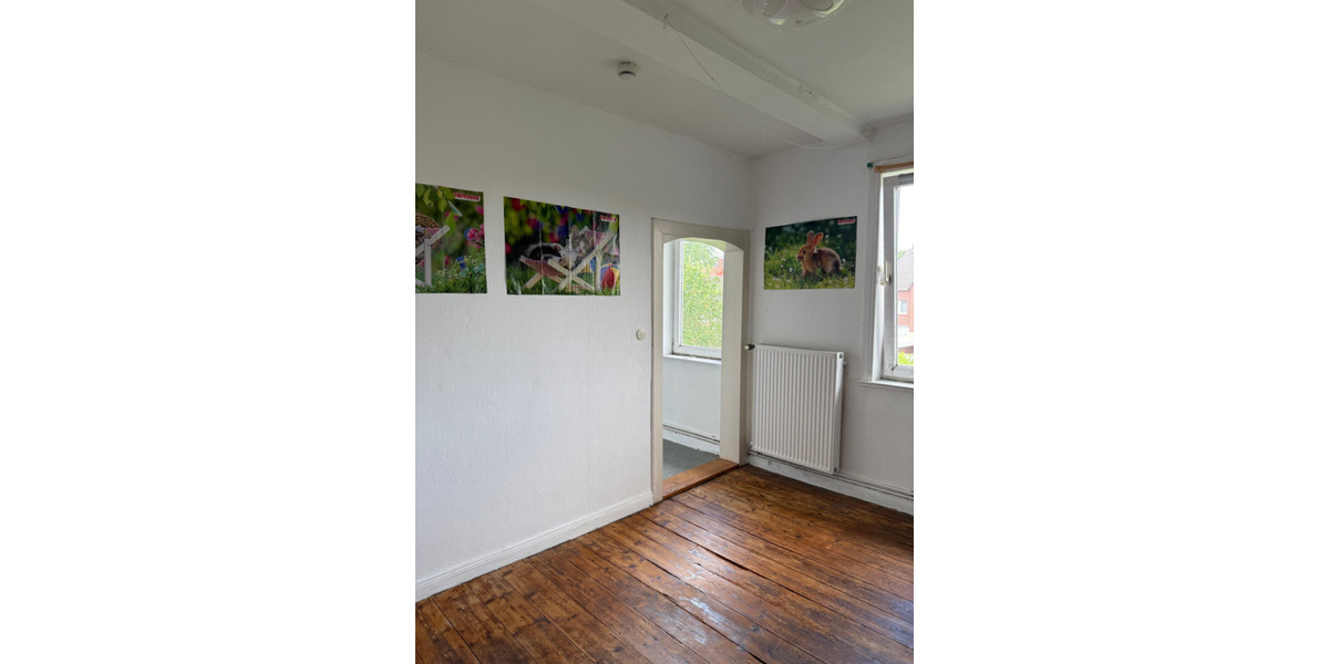 Viel Platz & großes Potenzial: Einfamilienhaus mit Halle und großem Grundstück in Söhlde 8 zimmer