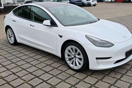 Tesla Model 3 87.362 km 25.970 &euro; Braunschweig 38112