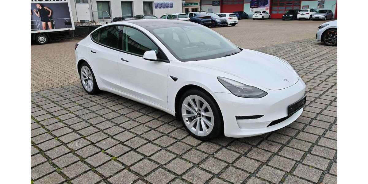 Tesla Model 3 87.362 km 25.970 &euro; Braunschweig 38112
