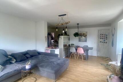 Helle 2,5 Zimmer-Wohnung mit Blick ins Grüne,Stadtnähe Teurershof