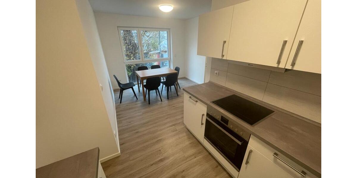 Modernes und vollmöbliertes WG-Zimmer im Erstbezug einer 4-Zimmer Wohnung 1 zimmer