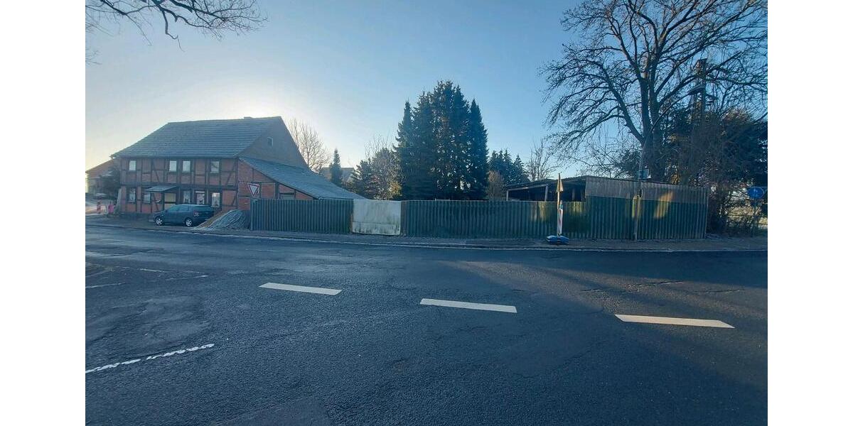 Einfamilienhaus Salzgitter Ortschaft Südost - 7 Zimmer, 180 m&sup2;, 135.000&euro; | Angebot:26635177