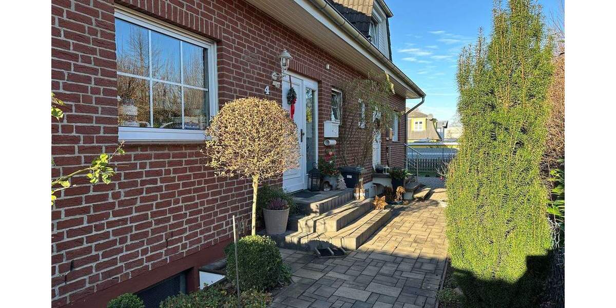 Mehr Raum als gedacht - Doppelhaushälfte mit 2 Carports, ausgebautem Spitzboden & Südwestterrasse 5 zimmer