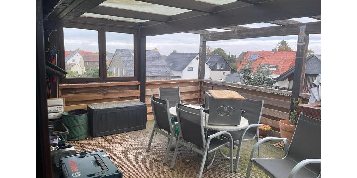 Geräumige Drei Zimmerwohnung im DG 3 zimmer