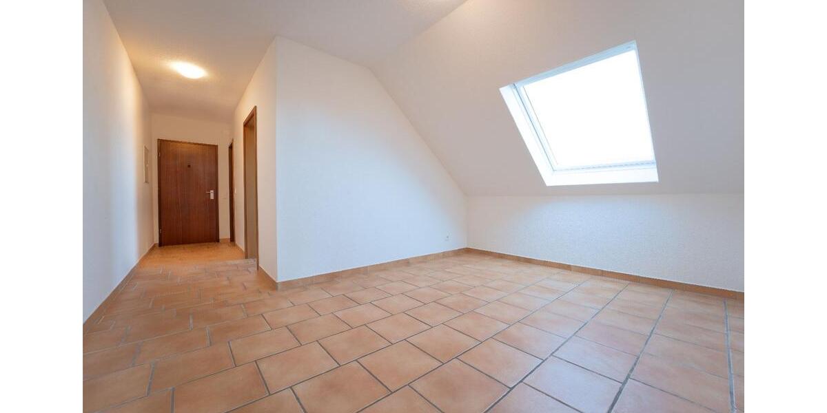 Dachgeschoßwohnung Edemissen - 3.5 Zimmer, 86 m&sup2;, 645&euro; | Angebot:25999984