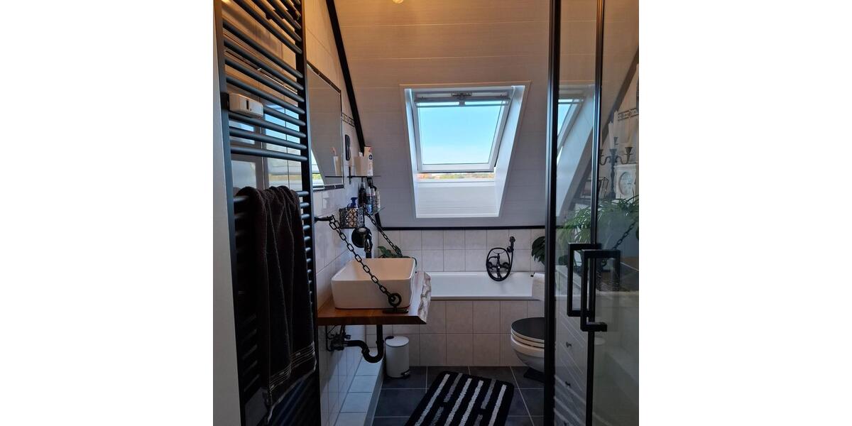 Schöne stilvolle Eigentumswohnung im DG, 3 Zi.,Balkon, Garage 3 zimmer