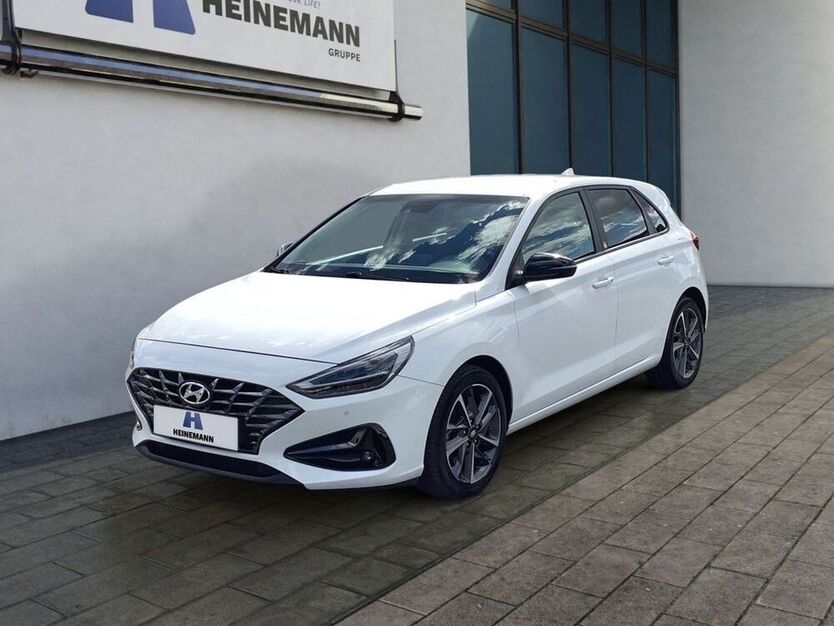 i30