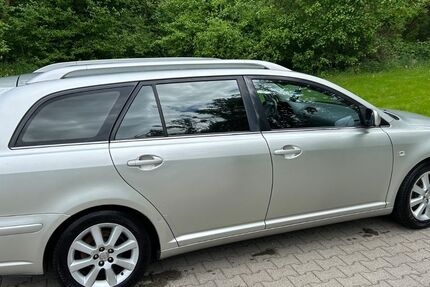 Toyota Avensis 208.000 km 3.400 € salzgitter 38259