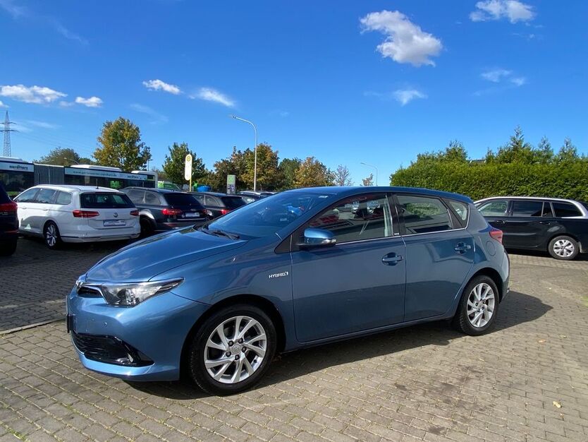 Toyota Auris 125.000 km 12.990 € Goslar 38644