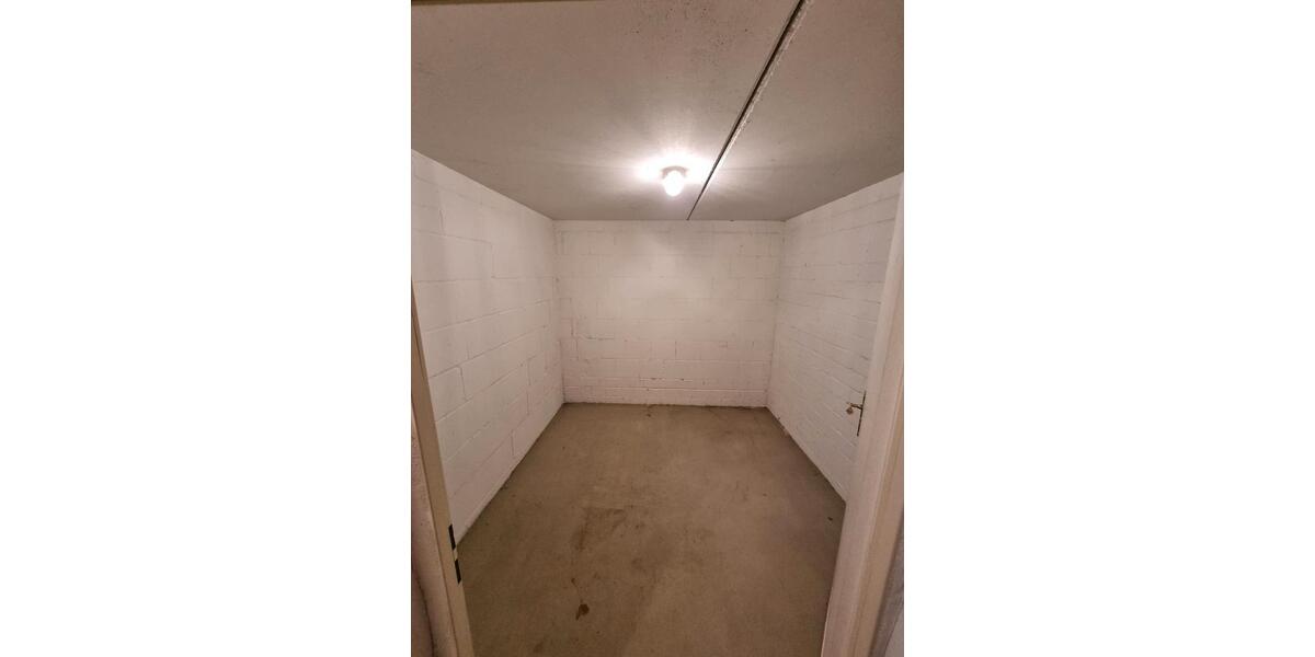 Renovierte gemütliche Dachgeschoss Wohnung 2 zimmer