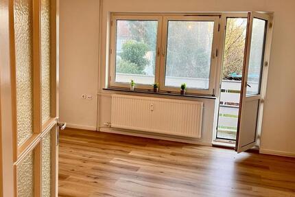 Einfach einziehen und wohlfühlen. Wohnung mit Balkon! 3 zimmer