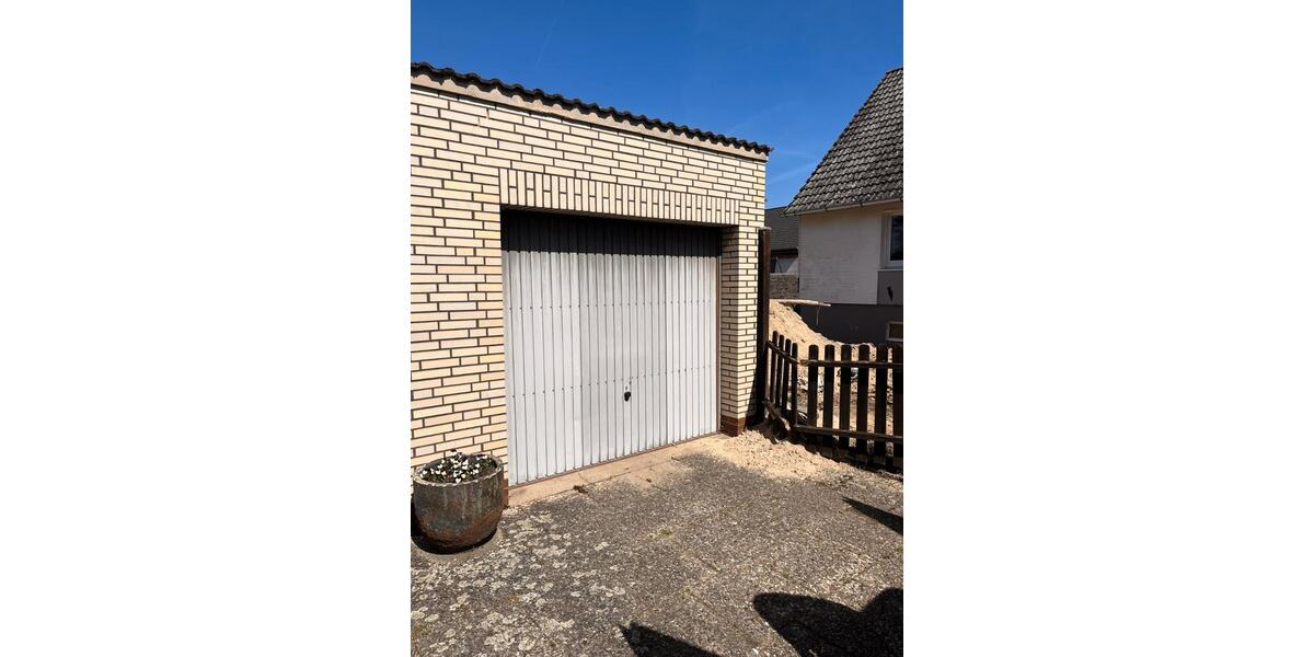 Dachgeschoßwohnung Edemissen - 4 Zimmer, 120 m&sup2;, 890&euro; | Angebot:26401437