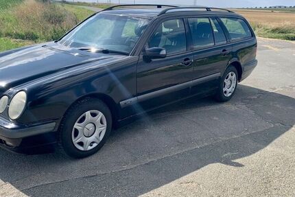 Mercedes E 220