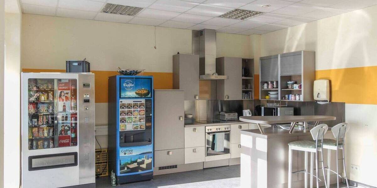 Moderne und sehr gepflegte Büro- und Produktionsimmobilie in beliebter Gewerbelage von Hildesheim zimmer