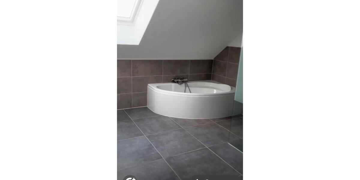 Dachgeschoßwohnung Lengede - 3 Zimmer, 110 m&sup2;, 1.250&euro; | Angebot:25981011