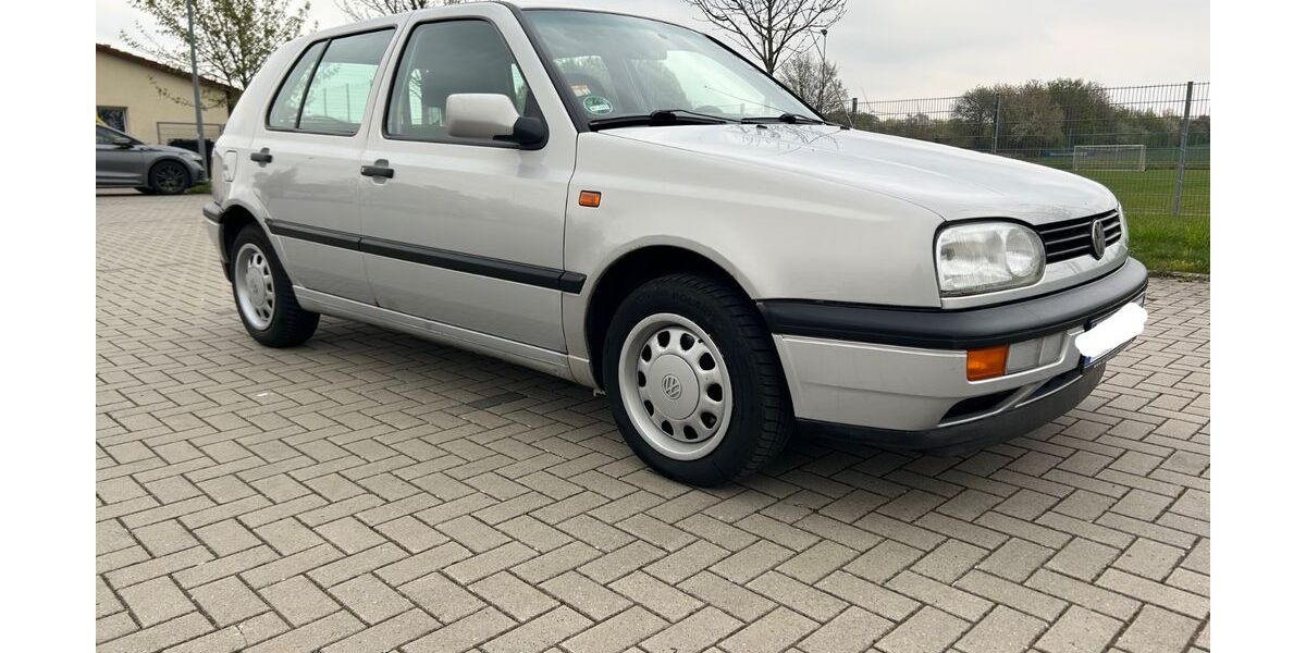 VW Golf 147.338 km 2.200 &euro; Söhlde 31185