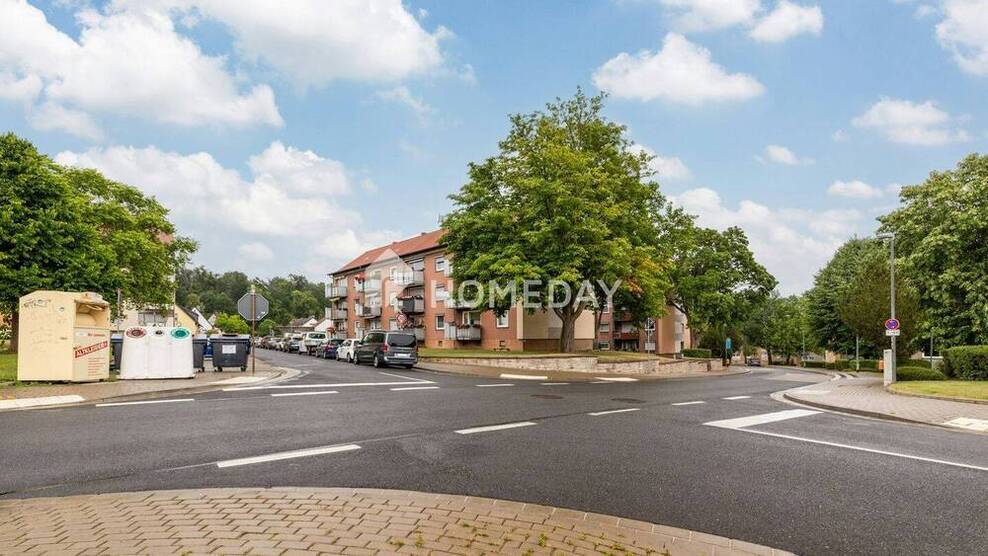 Neu sanierte 3-Zimmer-Wohnung mit überdachtem Balkon in ruhiger Lage
