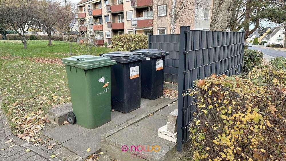 Modernisierte Erdgeschoss-Eigentumswohnung mit Balkon, Einbauküche und Garage in Salzgitter-Thiede 3 zimmer