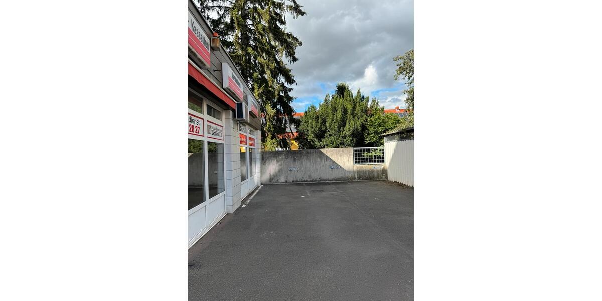 Gewerbeimmobilie zum Mieten im Zentrum Lebenstedt mit Parkplätze zimmer