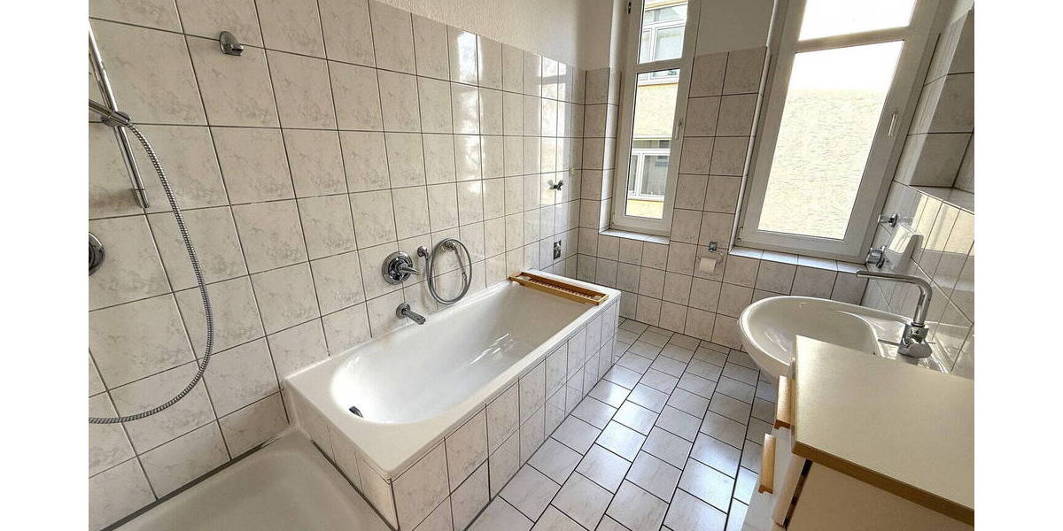 Etagenwohnung Hildesheim Ost - 3 Zimmer, 92 m&sup2;, 850&euro; | Angebot:26092699