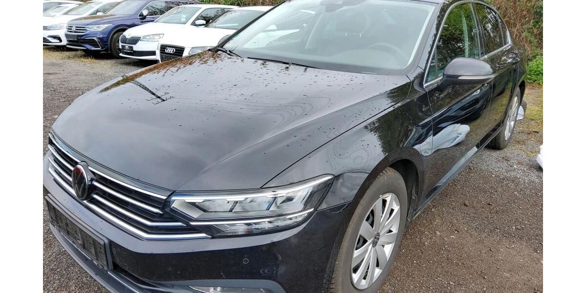 VW Passat 175.000 km 17.990 € Peine 31226