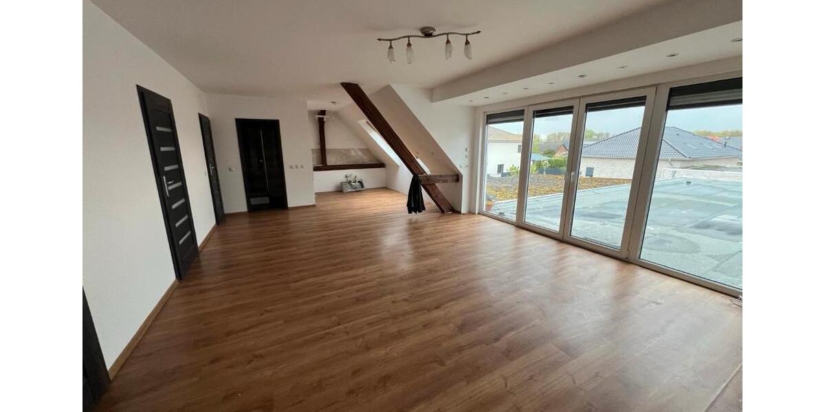 Dachgeschoßwohnung Vechelde - 4 Zimmer, 110 m&sup2;, 950&euro; | Angebot:26235196