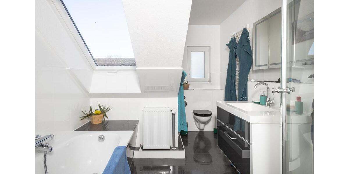 Dachgeschoßwohnung Braunschweig Westliches Ringgebiet - 5 Zimmer, 120 m&sup2;, 380.000&euro; | Angebot:27192024